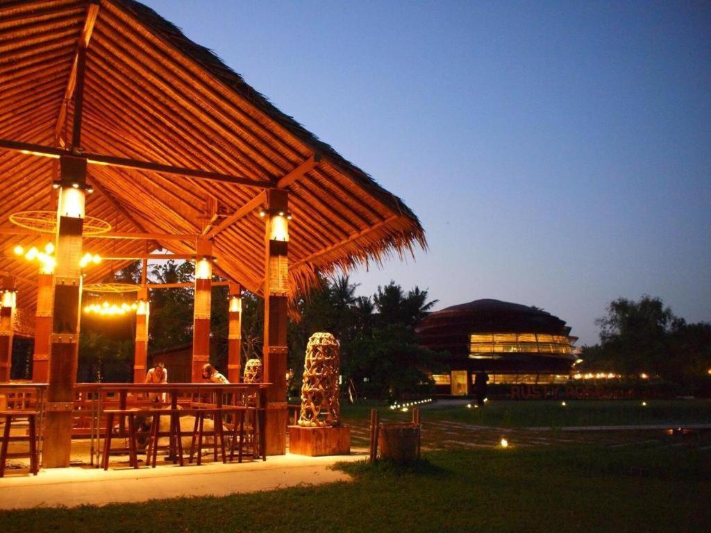 The Buffalo Amphawa Samut Songkhram Экстерьер фото